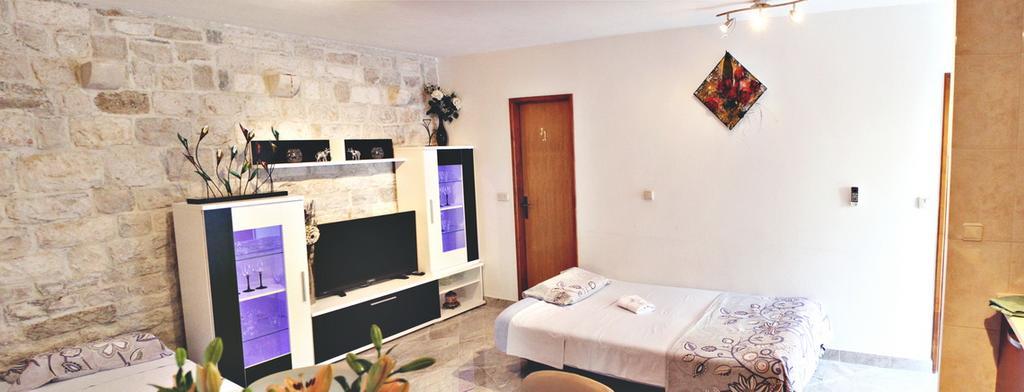Apartment Romic โอมิช ภายนอก รูปภาพ