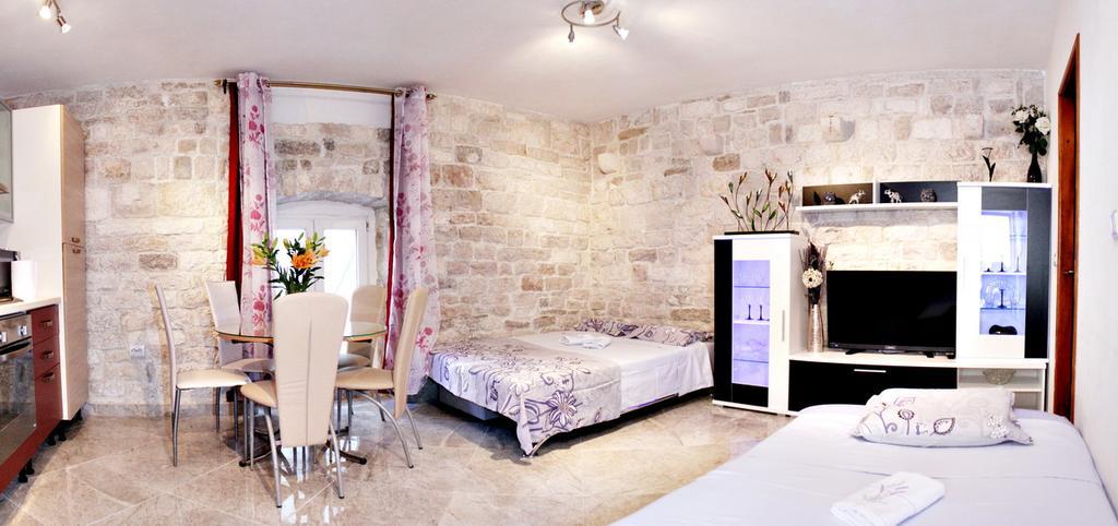 Apartment Romic โอมิช ภายนอก รูปภาพ